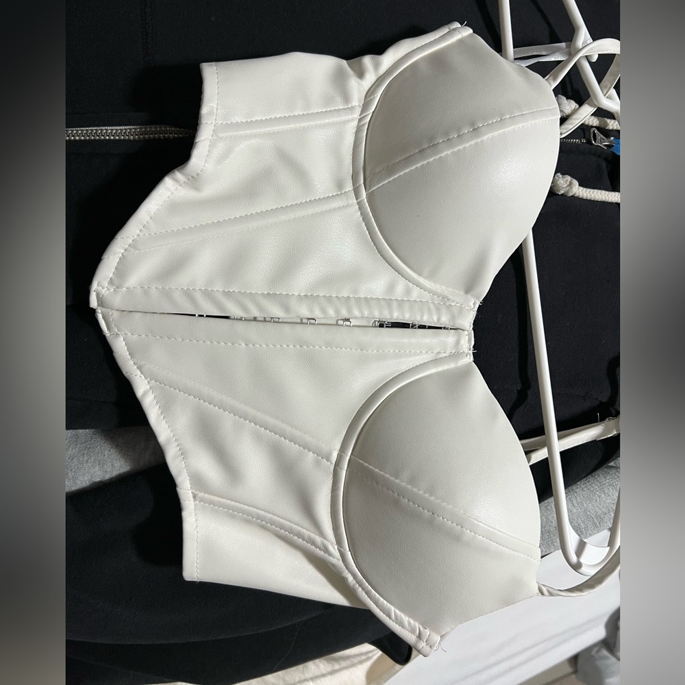 Windsor top